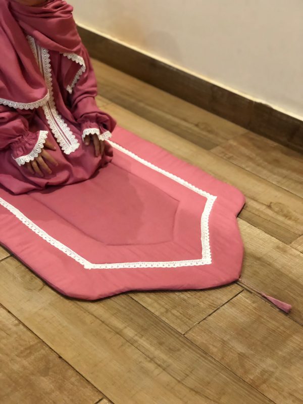 Tapis+tenue (collection binti) – Image 3